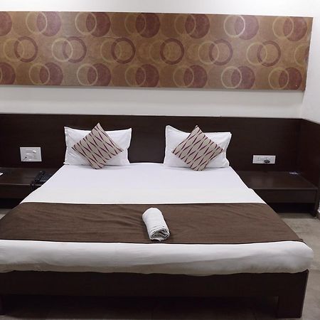 Hotel Palm View Residency Vadodara Zewnętrze zdjęcie