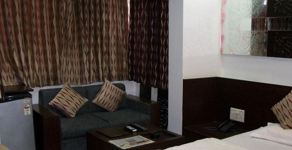 Hotel Palm View Residency Vadodara Zewnętrze zdjęcie