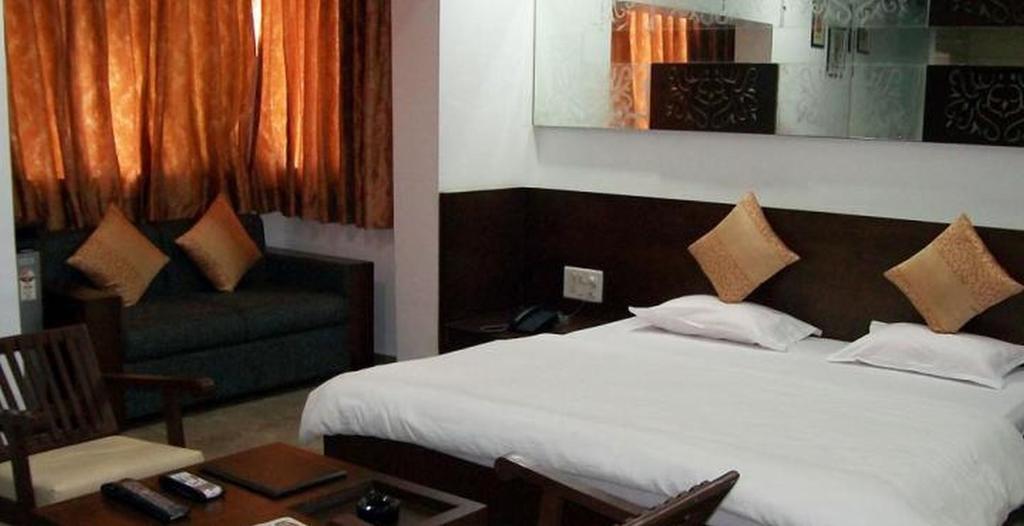 Hotel Palm View Residency Vadodara Zewnętrze zdjęcie