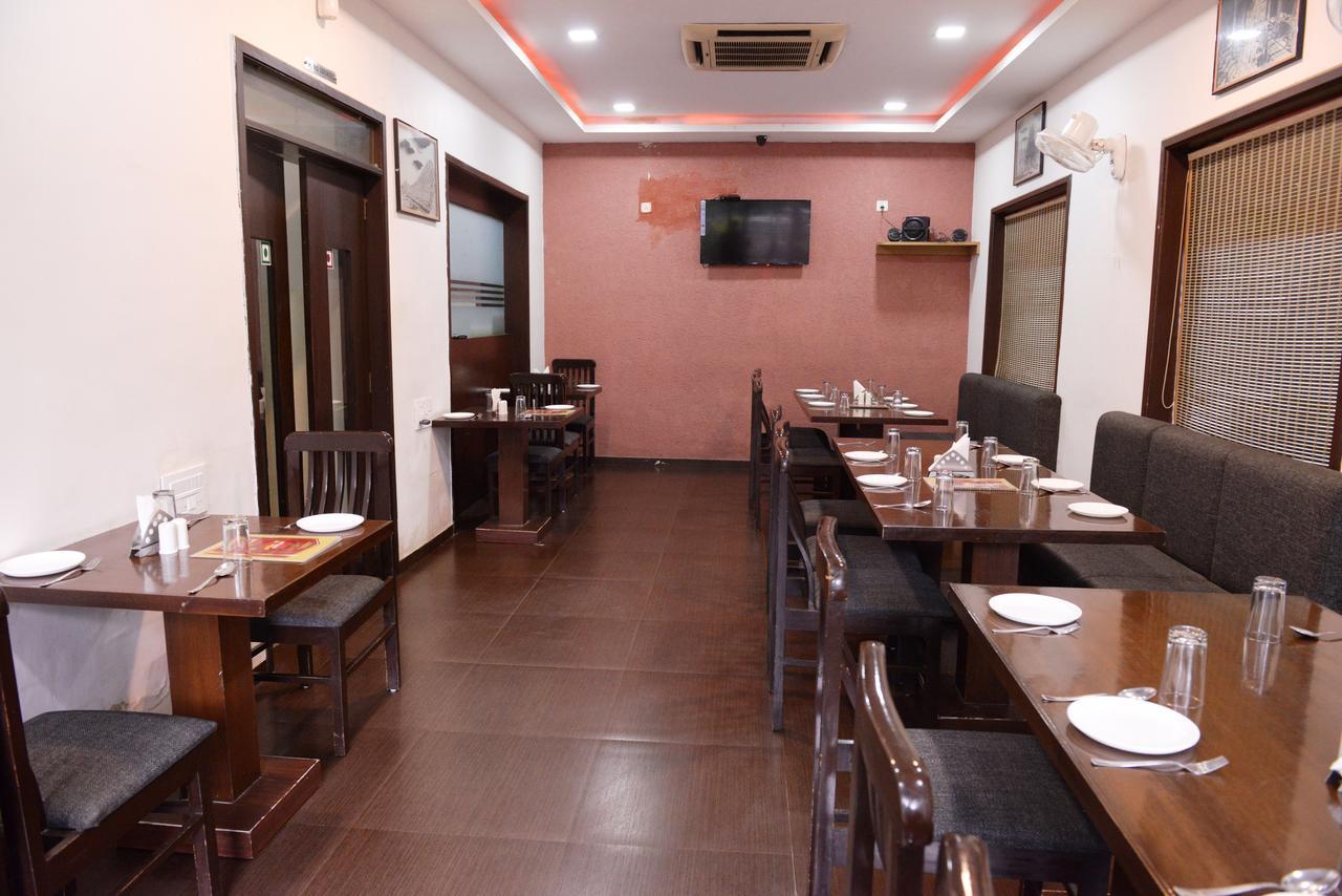 Hotel Palm View Residency Vadodara Zewnętrze zdjęcie
